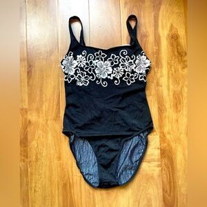 Vintage 90’s Black & White Floral One Piece Jantzen Bathing Suit